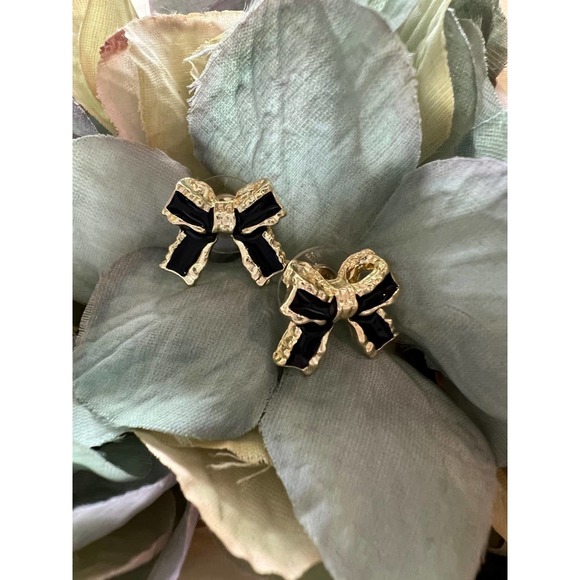 925 Silver Needle Black Bow Delicate Dainty Stud Earrings Bowtie - Picture 1 of 4